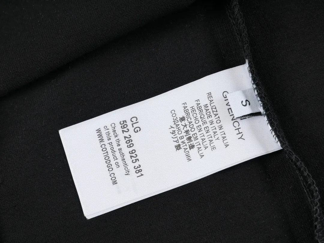 【2026】【GIVENCHY 公式旗艦店】ジバンシー   Tシャツ ご好評に付き再入荷！
