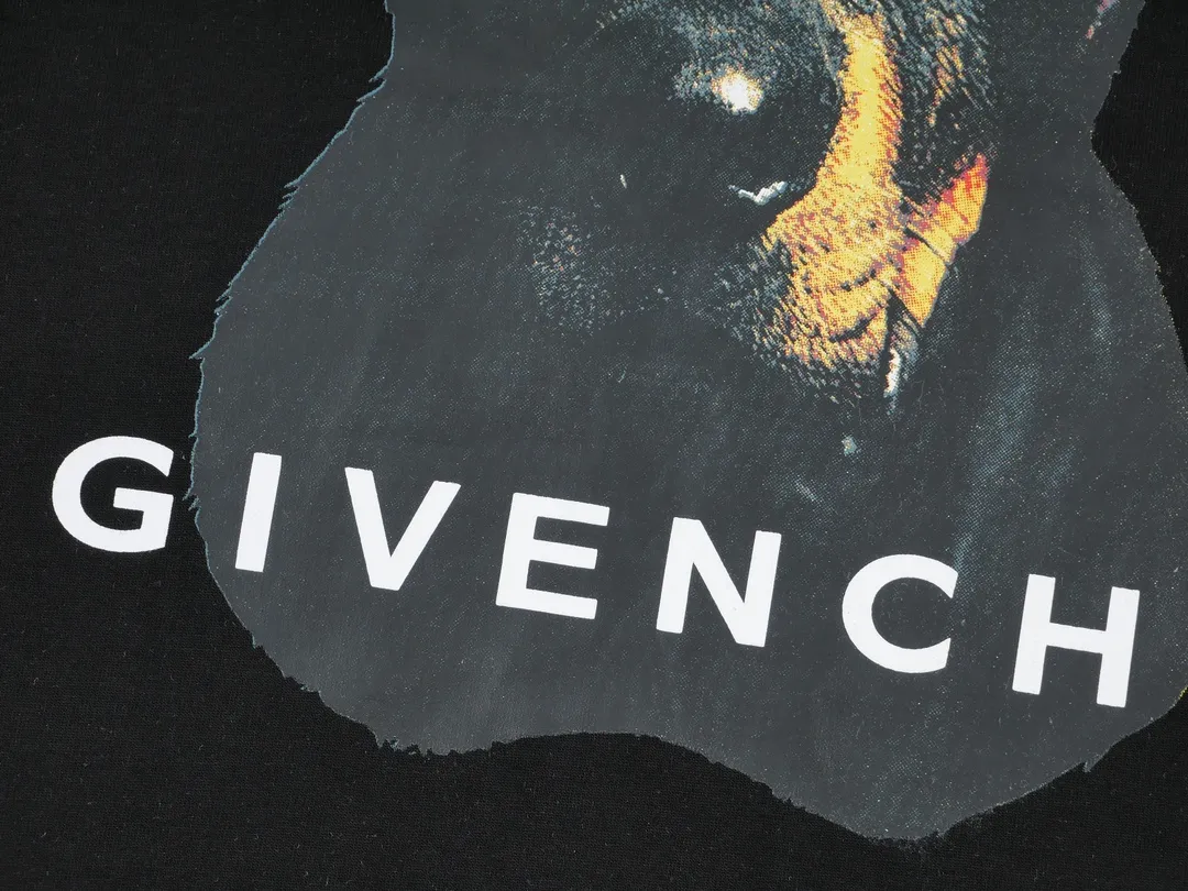 【2026】【GIVENCHY 公式旗艦店】ジバンシー   Tシャツ ご好評に付き再入荷！