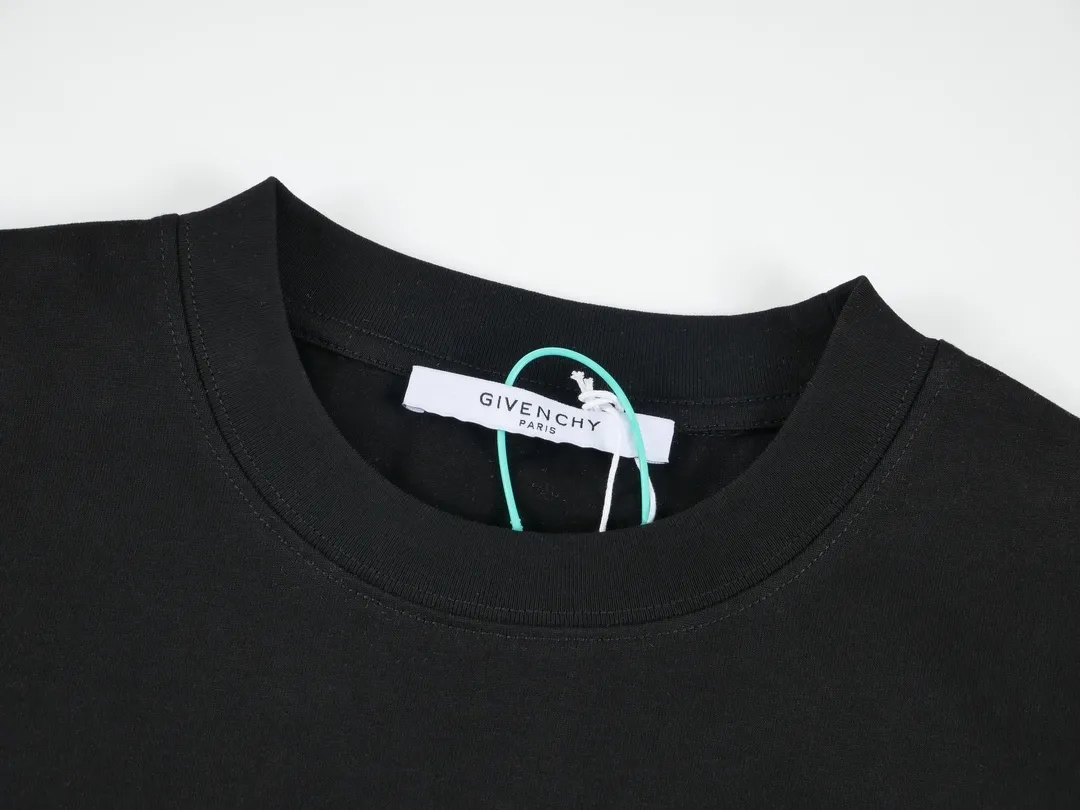 【2026】【GIVENCHY 公式旗艦店】ジバンシー   Tシャツ ご好評に付き再入荷！