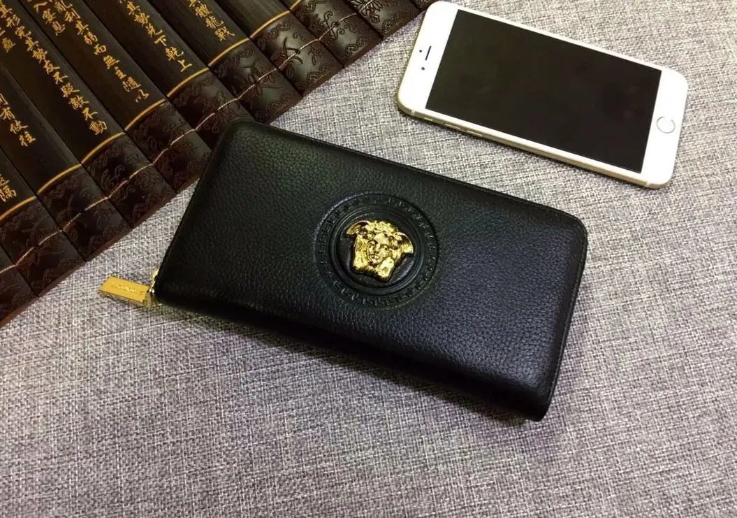【2026】【VERSACE 公式旗艦店】ヴェルサーチ 財布   当日出荷 好評に付き再入荷！19*10*2.5CM