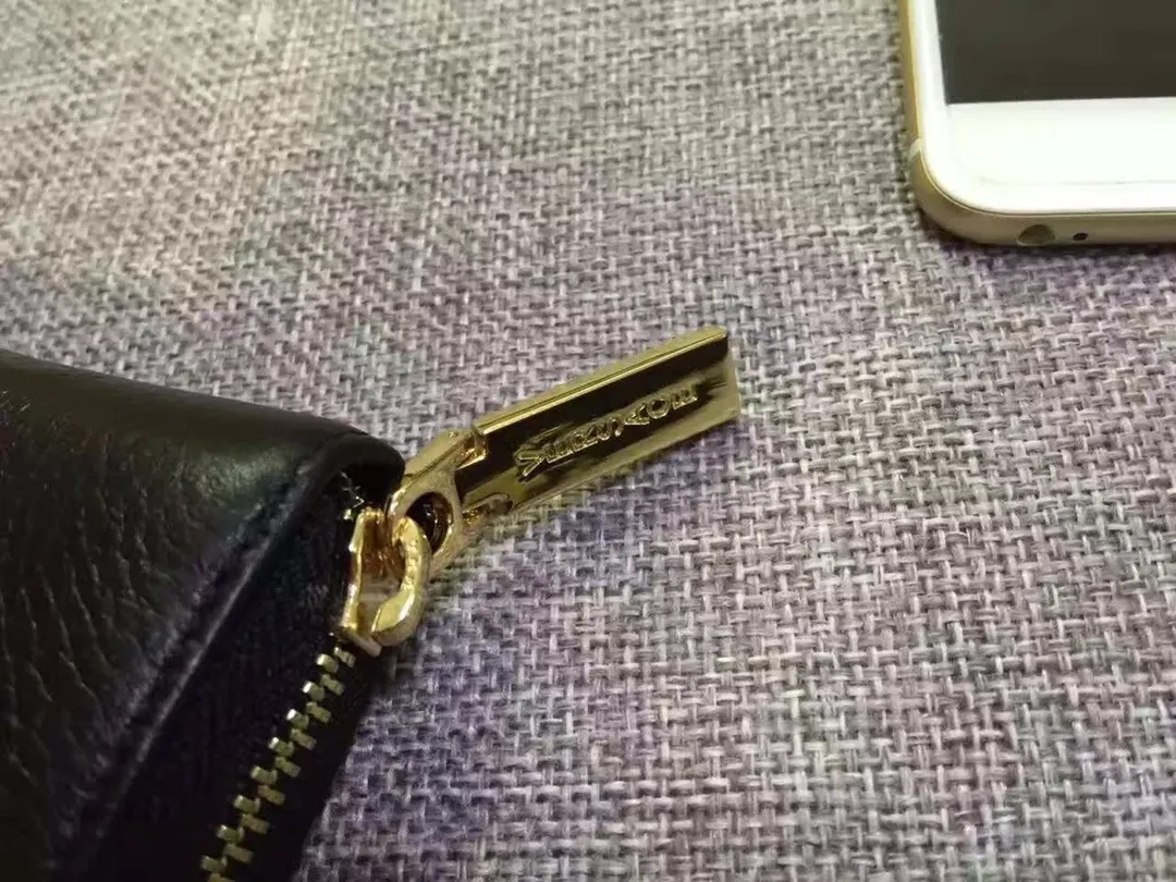 【2026】【VERSACE 公式旗艦店】ヴェルサーチ 財布   当日出荷 好評に付き再入荷！19*10*2.5CM