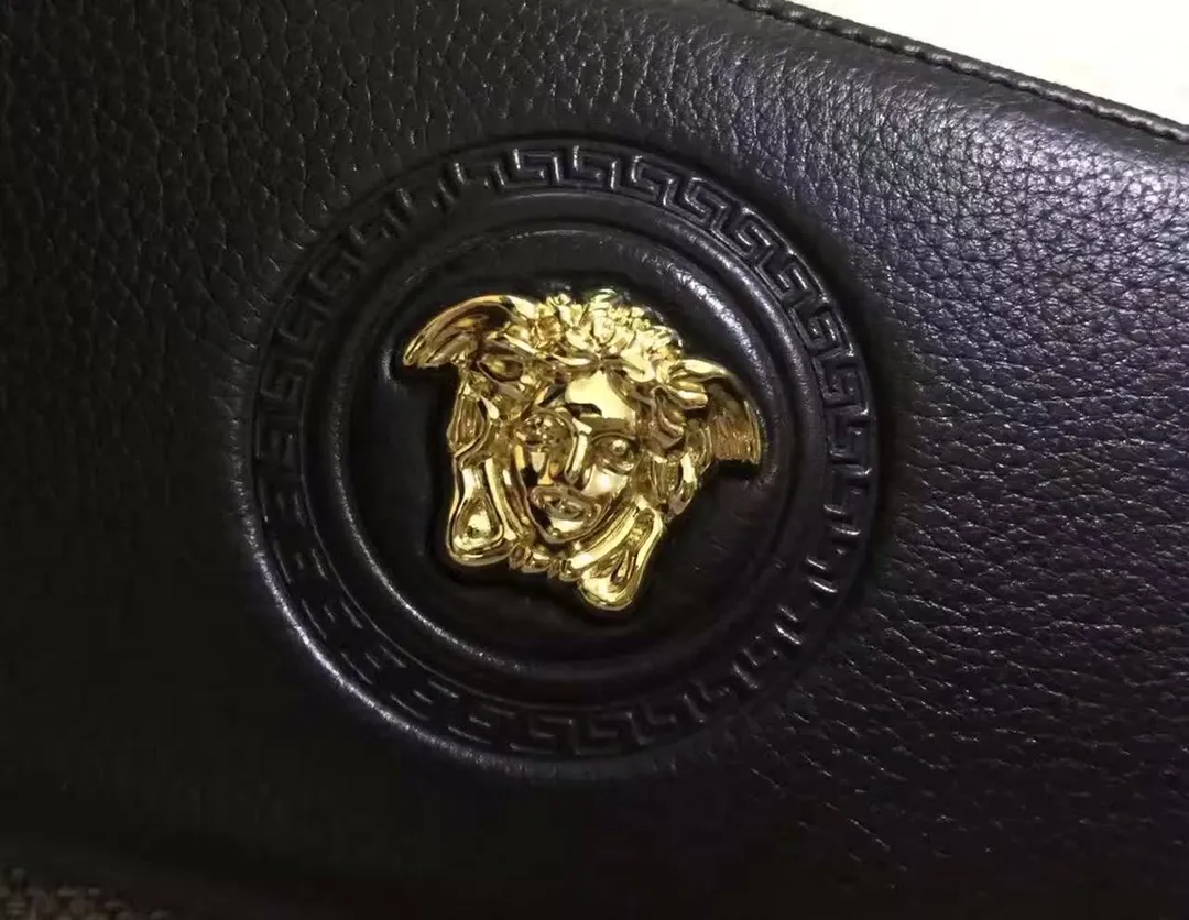 【2026】【VERSACE 公式旗艦店】ヴェルサーチ 財布   当日出荷 好評に付き再入荷！19*10*2.5CM