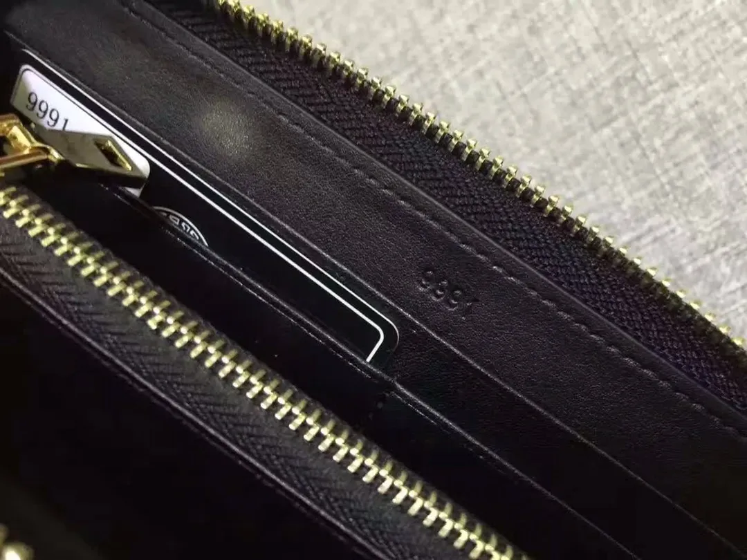 【2026】【VERSACE 公式旗艦店】ヴェルサーチ 財布   当日出荷 好評に付き再入荷！19*10*2.5CM