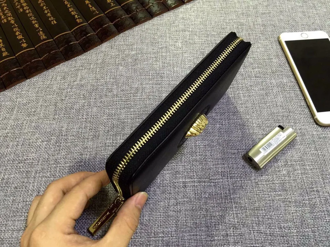 【2026】【VERSACE 公式旗艦店】ヴェルサーチ 財布   当日出荷 好評に付き再入荷！19*10*2.5CM