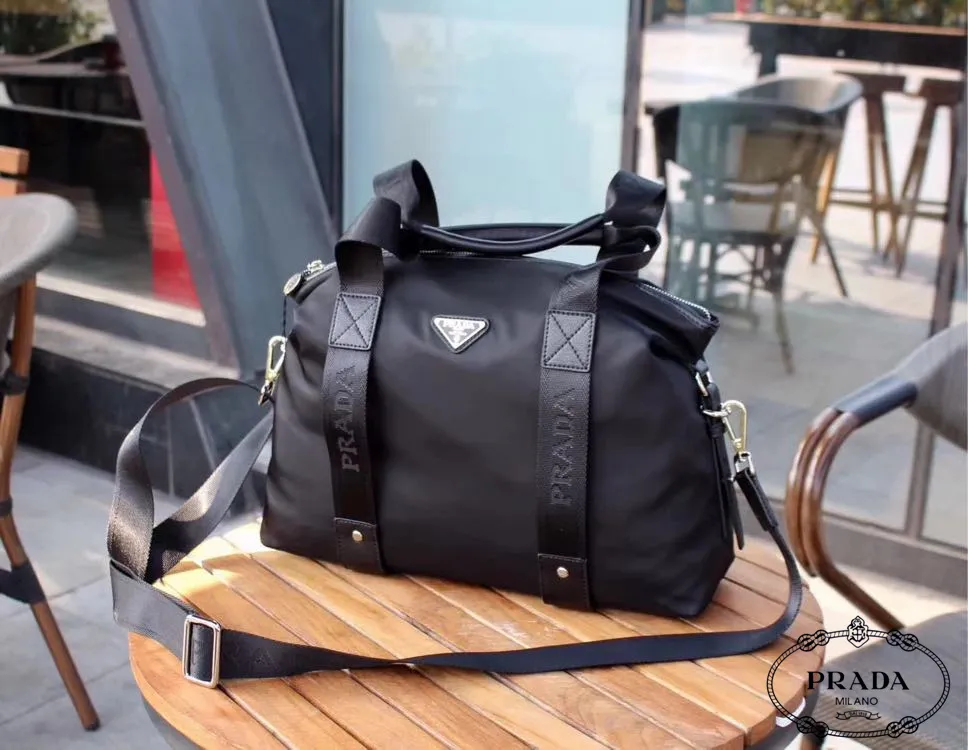【2026】【PRADA 公式旗艦店】プラダ  旅行かばん  当日出荷 好評に付き再入荷！39*28*10CM