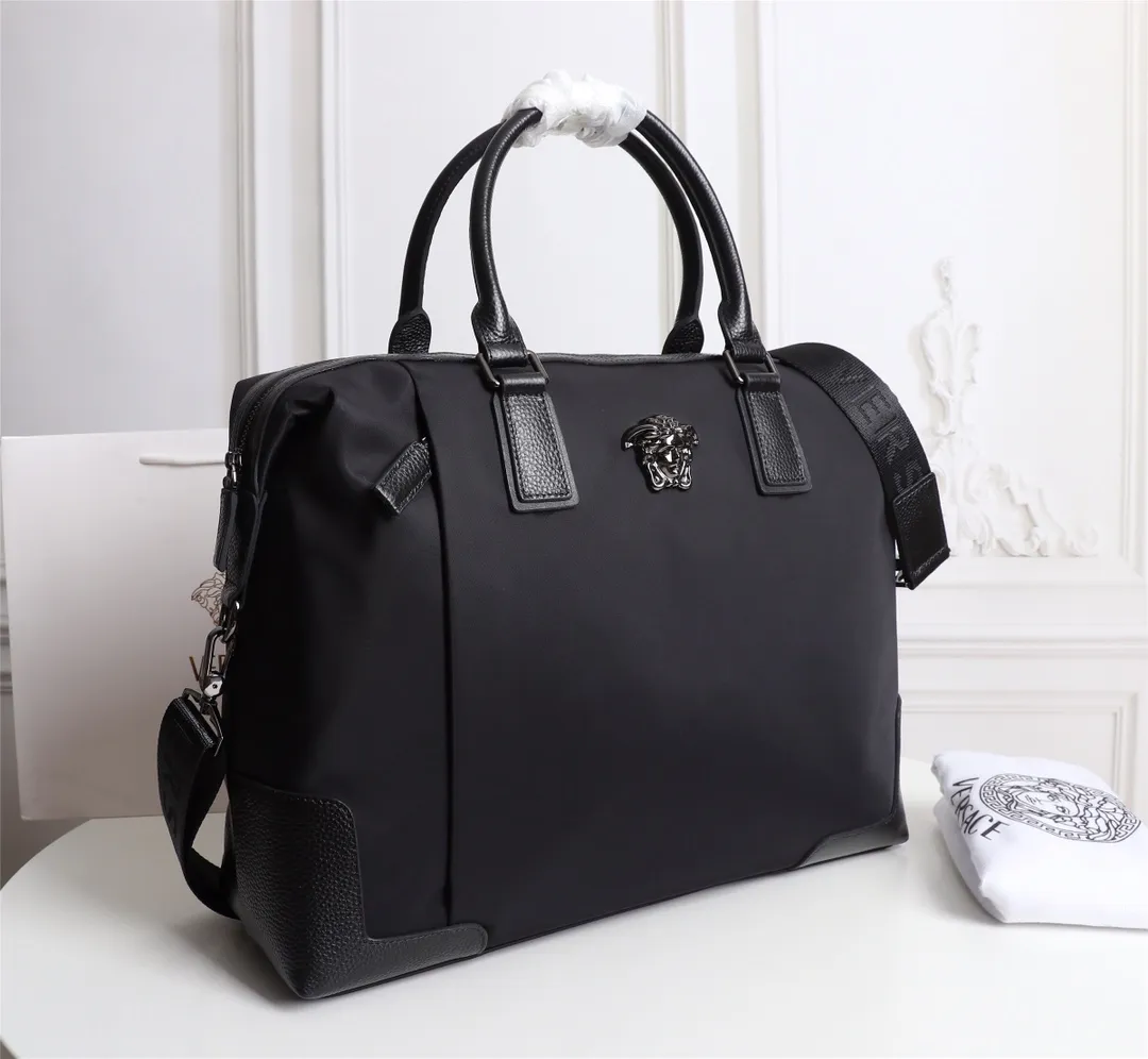 【2026】【VERSACE 公式旗艦店】ヴェルサーチ 旅行かばん  当日出荷 好評に付き再入荷！41*31*13CM