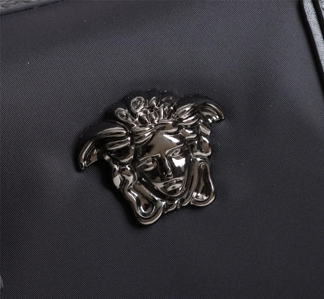 【2026】【VERSACE 公式旗艦店】ヴェルサーチ 旅行かばん  当日出荷 好評に付き再入荷！41*31*13CM