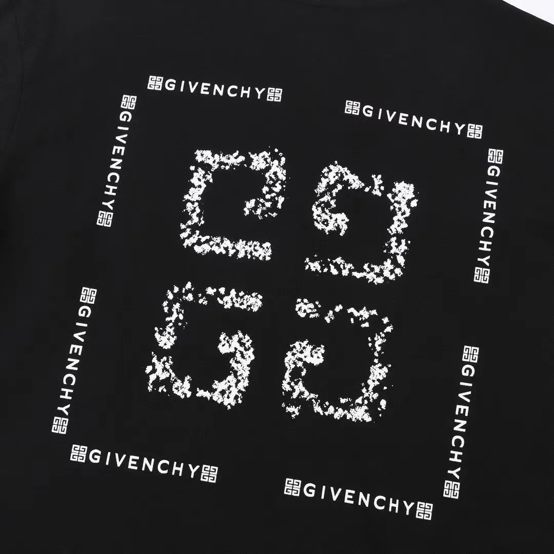 【2026】【GIVENCHY 公式旗艦店】ジバンシー   Tシャツ ご好評に付き再入荷！