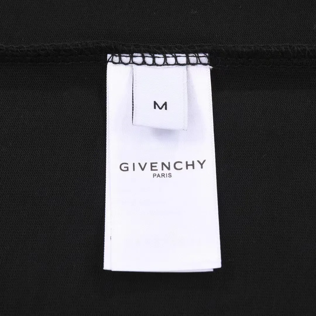 【2026】【GIVENCHY 公式旗艦店】ジバンシー   Tシャツ ご好評に付き再入荷！