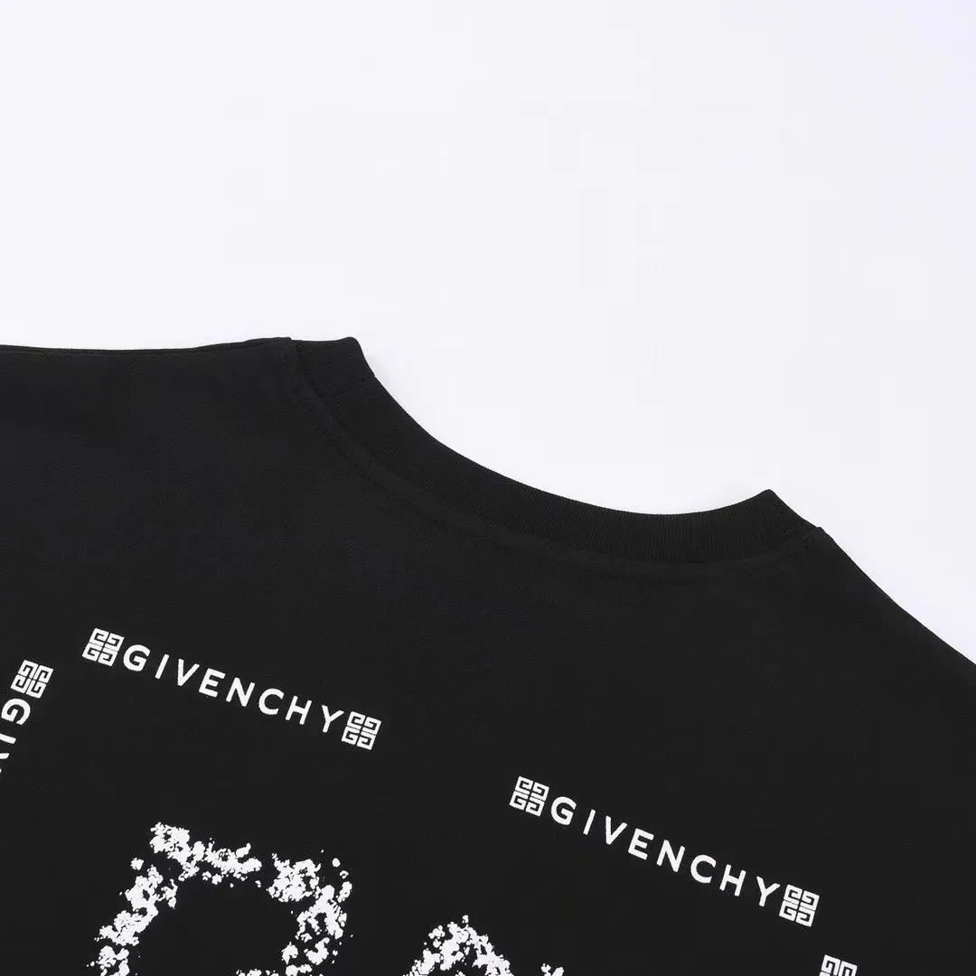 【2026】【GIVENCHY 公式旗艦店】ジバンシー   Tシャツ ご好評に付き再入荷！