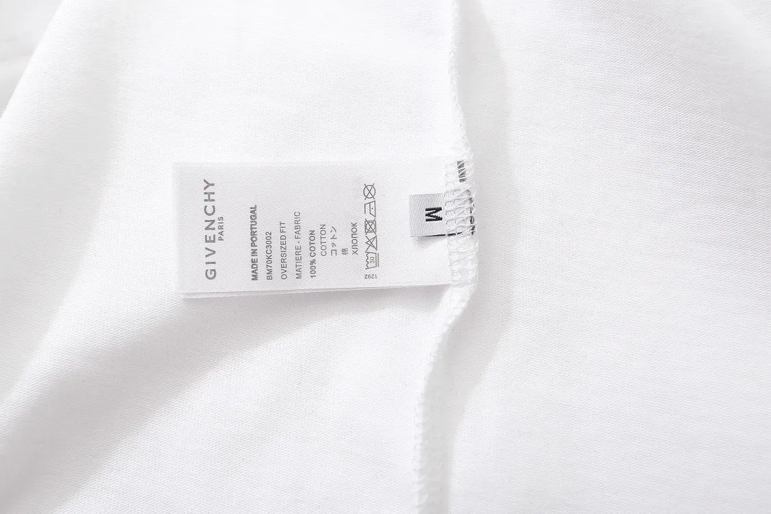 【2026】【GIVENCHY 公式旗艦店】ジバンシー   Tシャツ ご好評に付き再入荷！