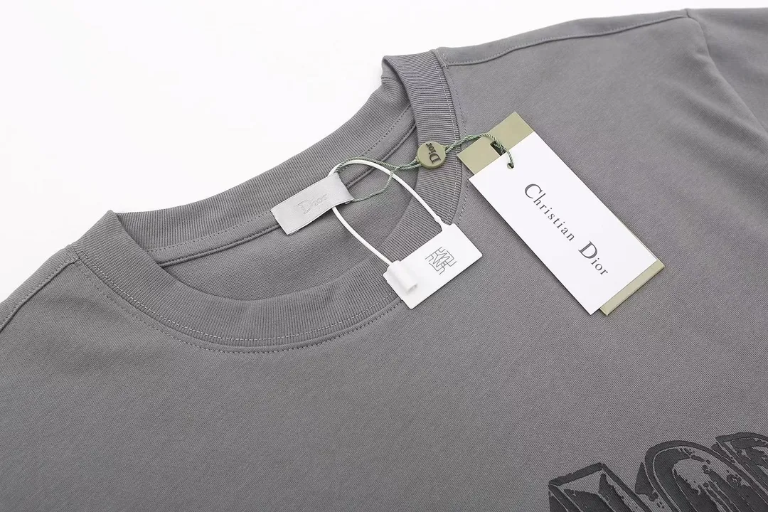 【2026】【DIOR 公式旗艦店】ディオール    Tシャツ ご好評に付き再入荷！