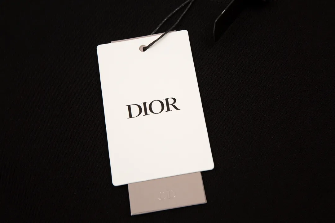 【2026】【DIOR 公式旗艦店】ディオール    Tシャツ ご好評に付き再入荷！