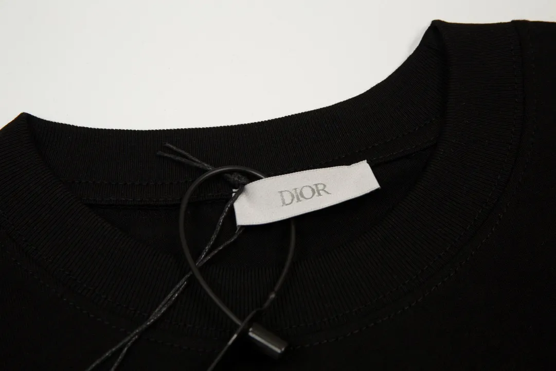 【2026】【DIOR 公式旗艦店】ディオール    Tシャツ ご好評に付き再入荷！