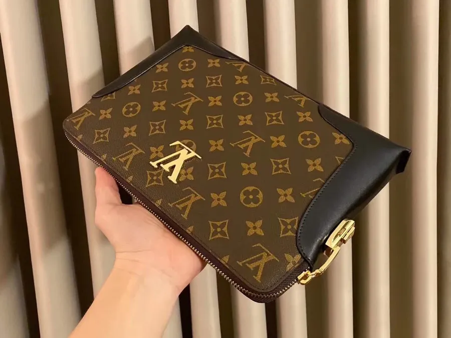 【2026】【LOUIS VUITTON  公式旗艦店】ルイヴィトン  クラッチバッグ  当日出荷 好評に付き再入荷！29*19*4CM