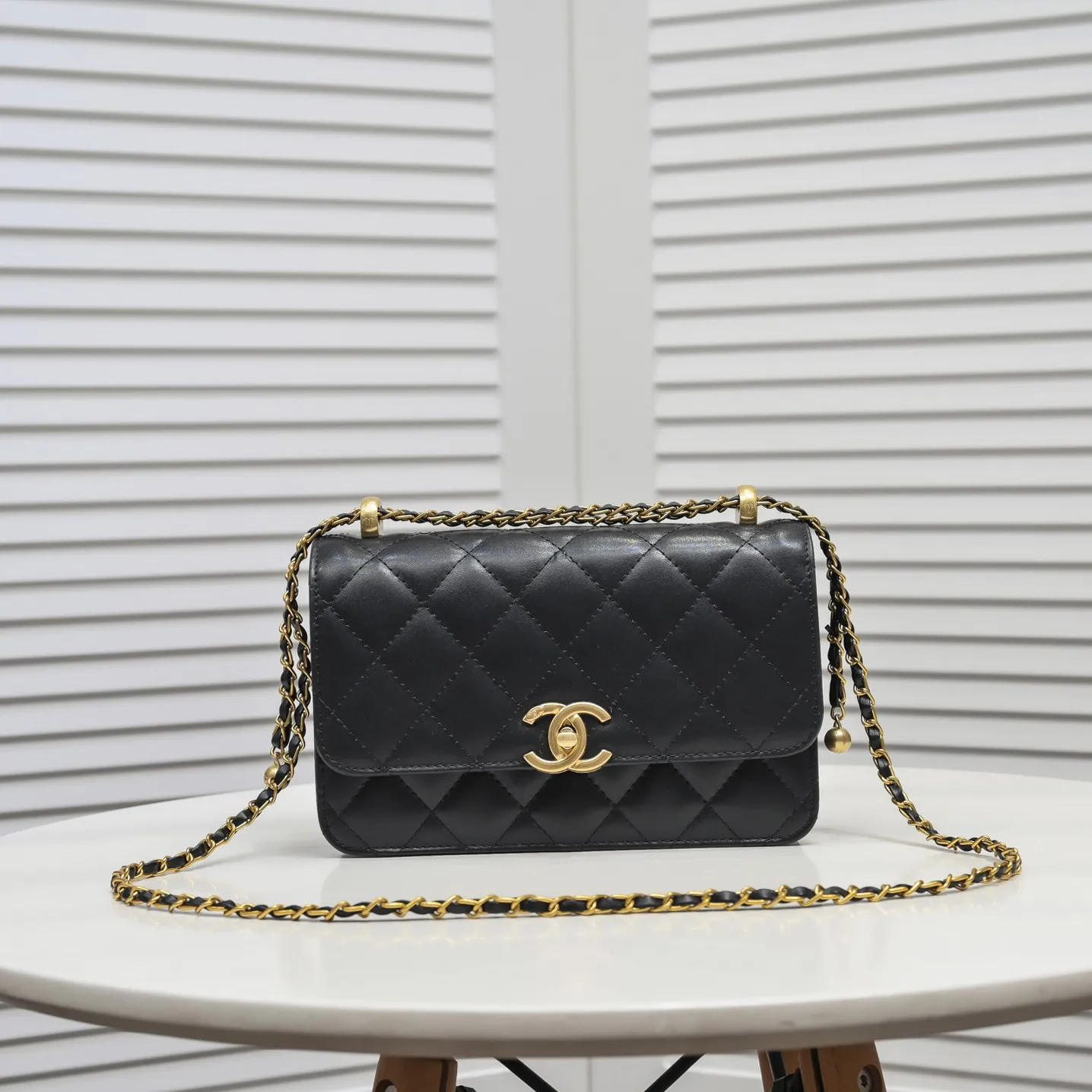 【2026】【CHANEL 公式旗艦店】シャネル   ショルダーバッグ   当日出荷 好評に付き再入荷！23*14*8CM