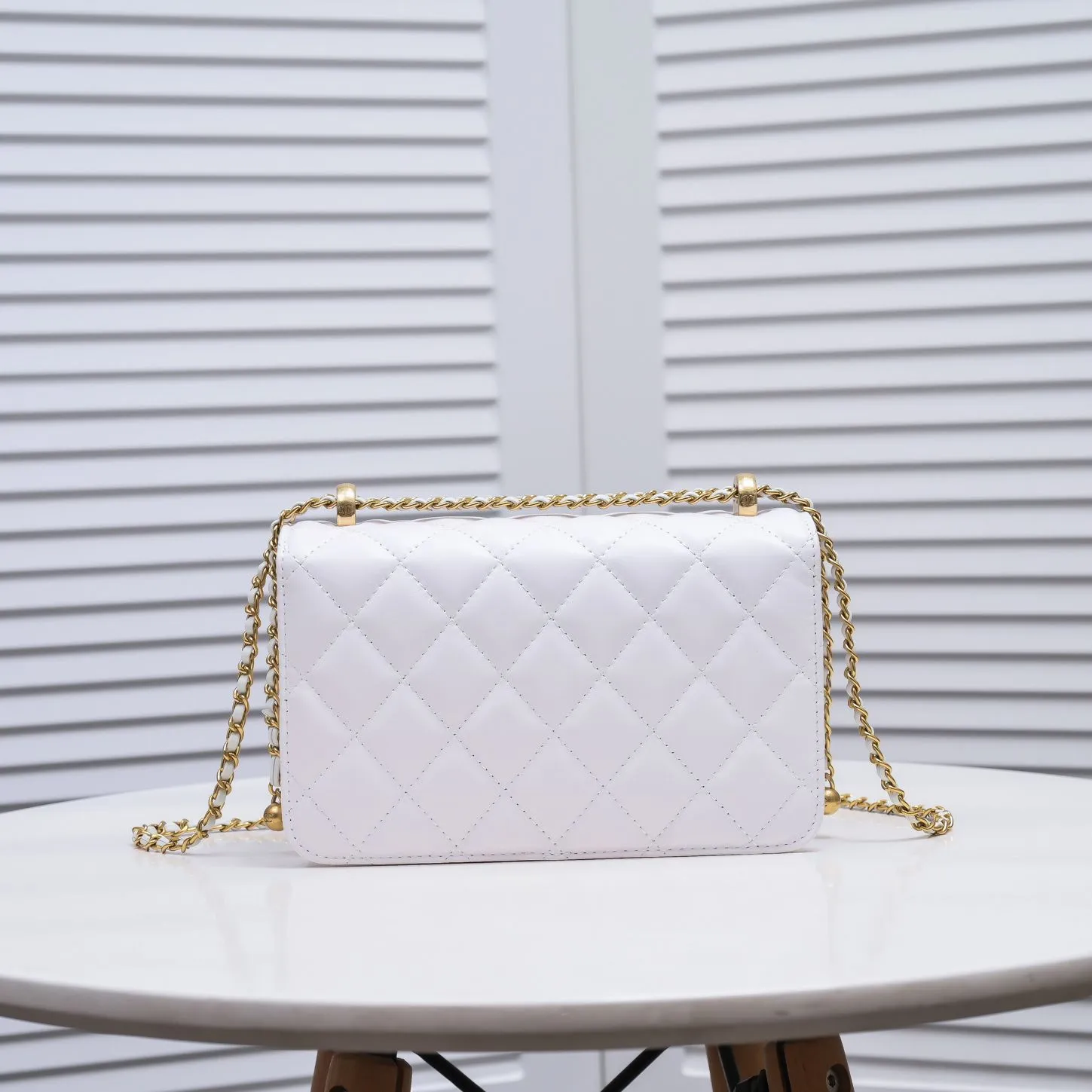 【2026】【CHANEL 公式旗艦店】シャネル   ショルダーバッグ   当日出荷 好評に付き再入荷！23*14*8CM