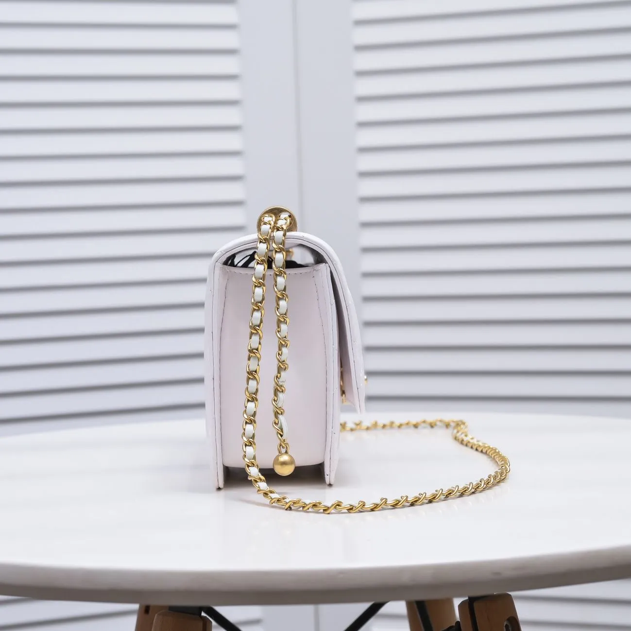 【2026】【CHANEL 公式旗艦店】シャネル   ショルダーバッグ   当日出荷 好評に付き再入荷！23*14*8CM
