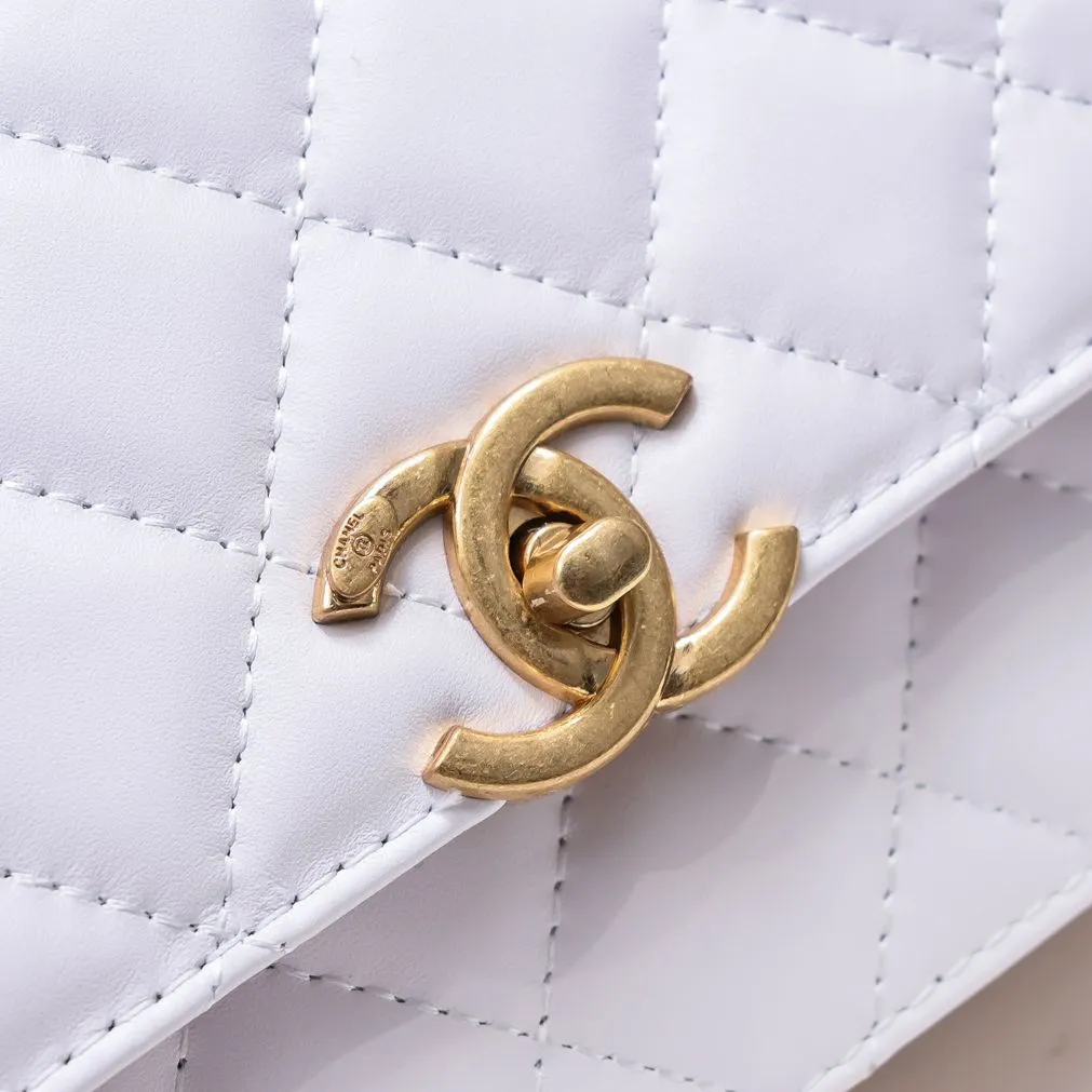 【2026】【CHANEL 公式旗艦店】シャネル   ショルダーバッグ   当日出荷 好評に付き再入荷！23*14*8CM