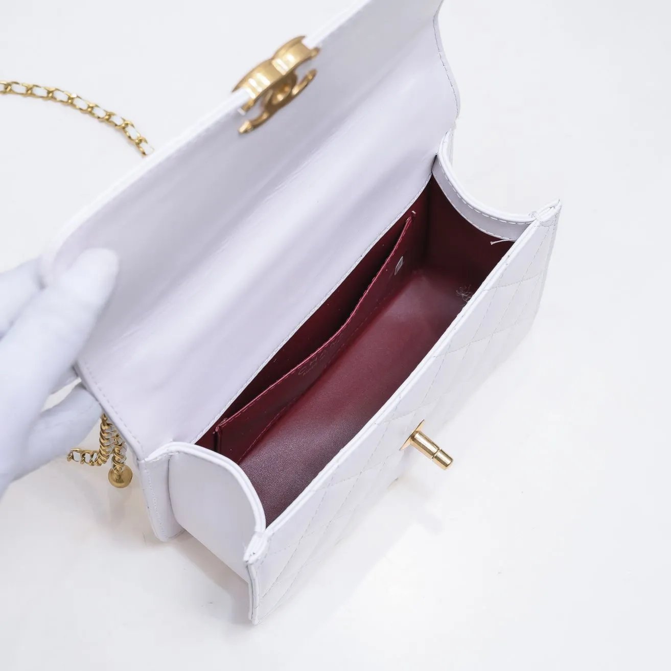 【2026】【CHANEL 公式旗艦店】シャネル   ショルダーバッグ   当日出荷 好評に付き再入荷！23*14*8CM