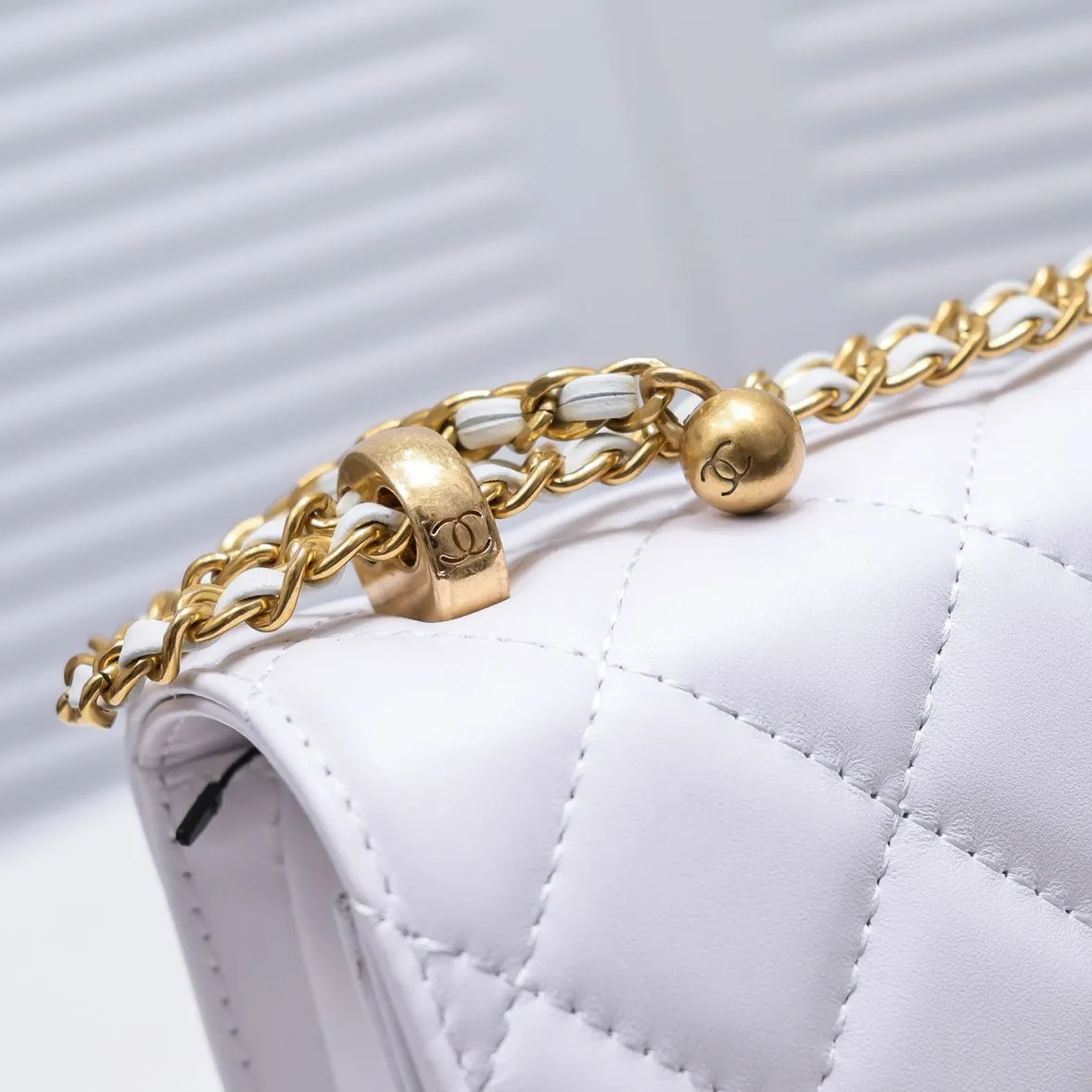 【2026】【CHANEL 公式旗艦店】シャネル   ショルダーバッグ   当日出荷 好評に付き再入荷！23*14*8CM