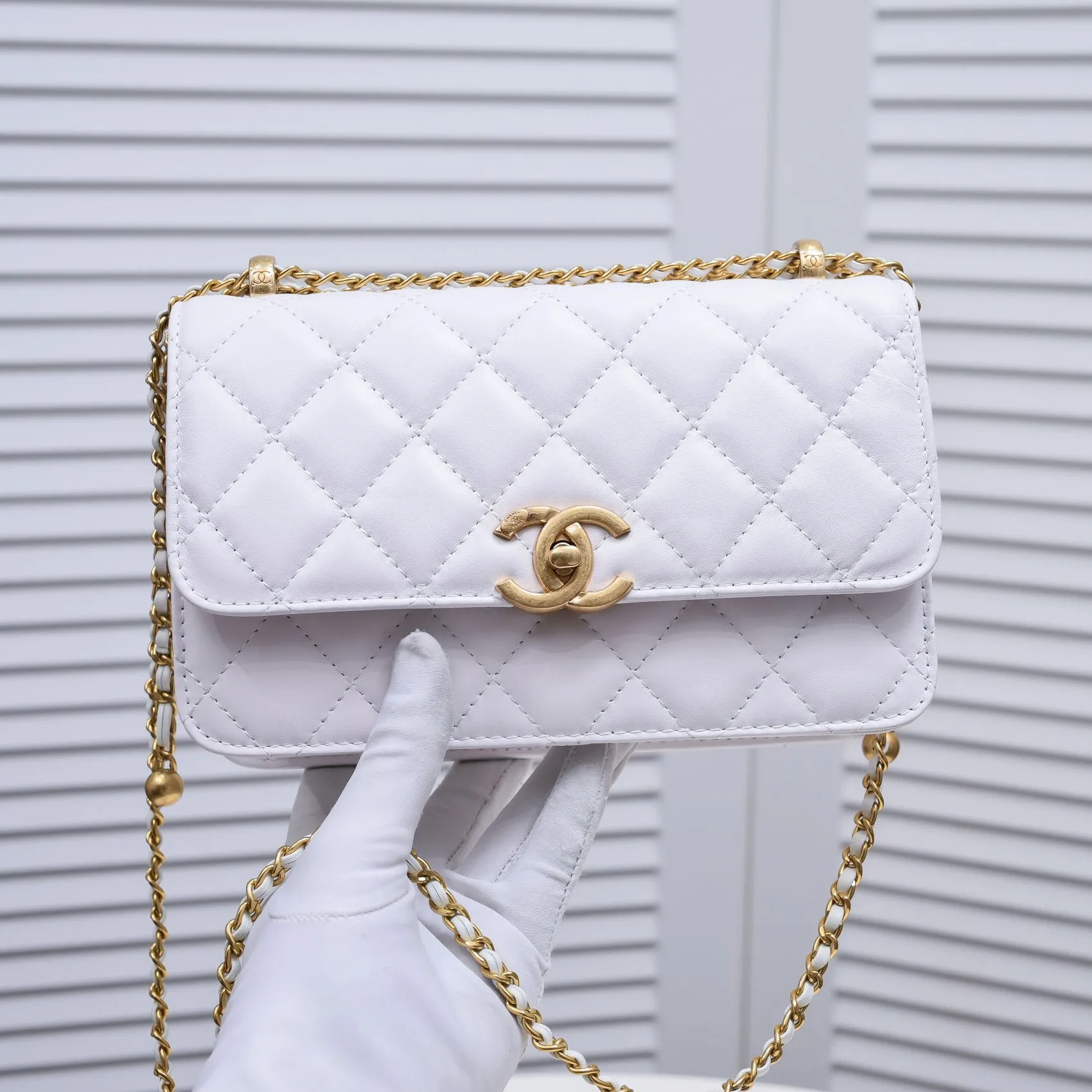 【2026】【CHANEL 公式旗艦店】シャネル   ショルダーバッグ   当日出荷 好評に付き再入荷！23*14*8CM