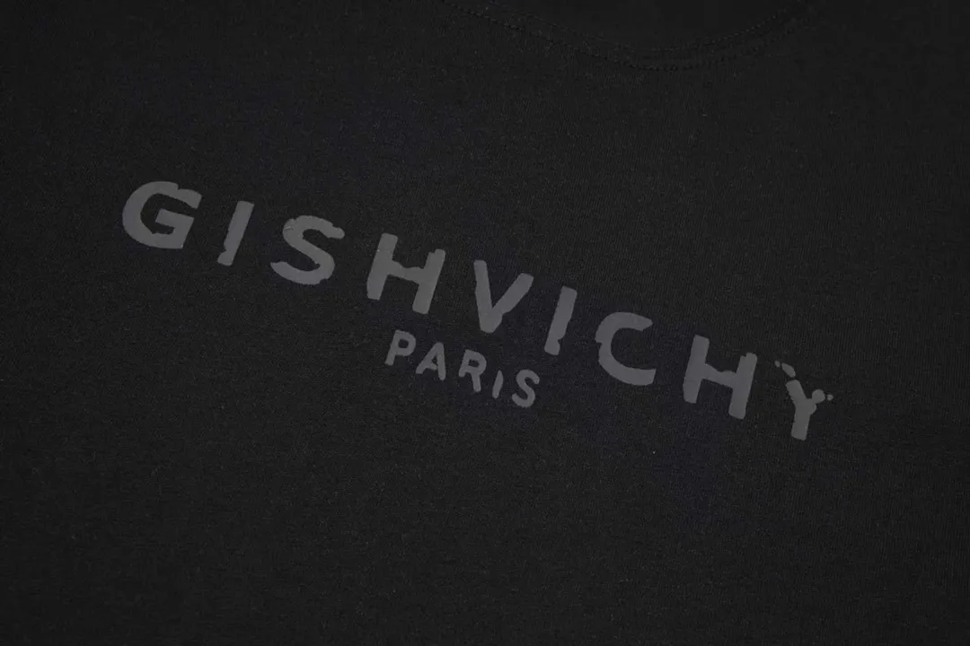 【2026】【GIVENCHY 公式旗艦店】ジバンシー   Tシャツ ご好評に付き再入荷！