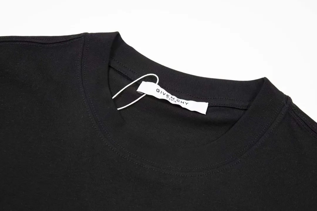 【2026】【GIVENCHY 公式旗艦店】ジバンシー   Tシャツ ご好評に付き再入荷！