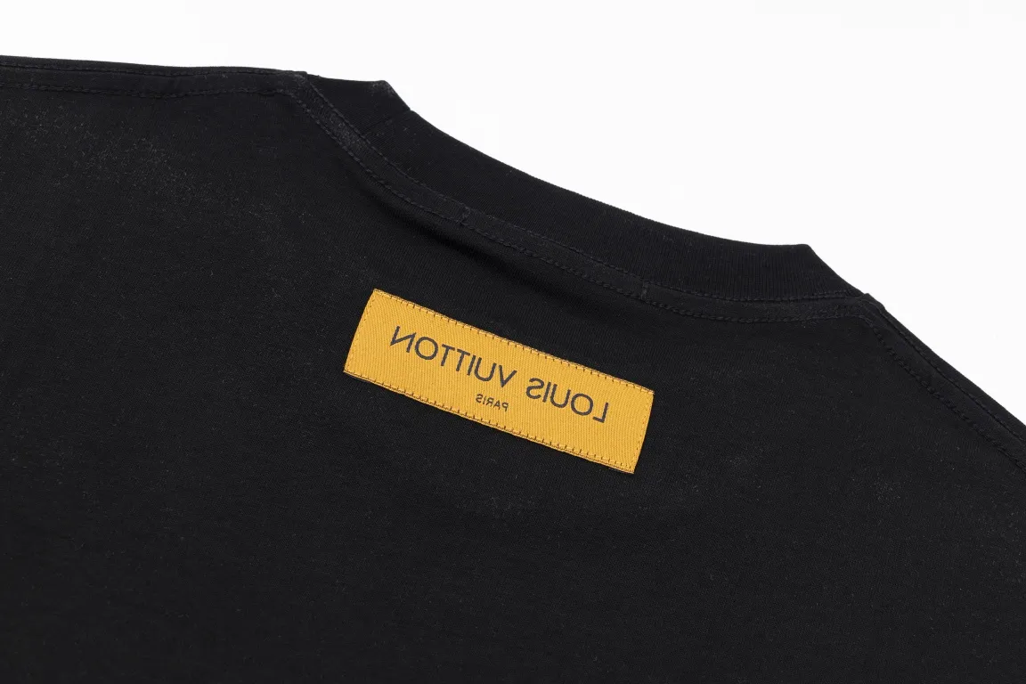 【2026】【LOUIS VUITTON 公式旗艦店】ルイヴィトン  Tシャツ   ご好評に付き再入荷！