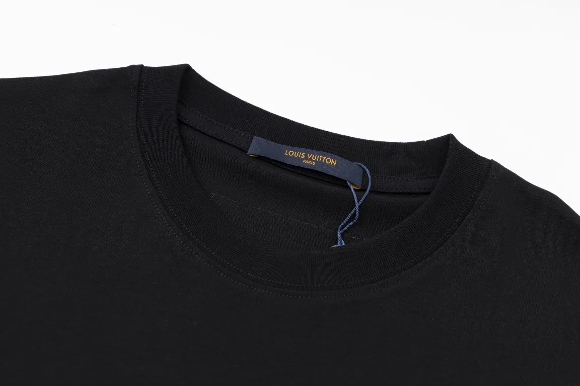 【2026】【LOUIS VUITTON 公式旗艦店】ルイヴィトン  Tシャツ   ご好評に付き再入荷！