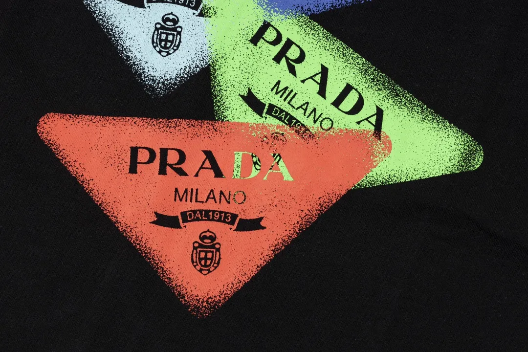 【2026】【PRADA 公式旗艦店】 プラダ  Tシャツ  ご好評に付き再入荷！