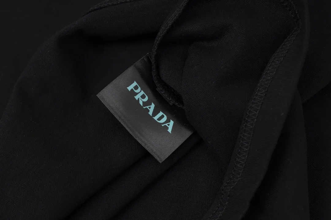 【2026】【PRADA 公式旗艦店】 プラダ  Tシャツ  ご好評に付き再入荷！
