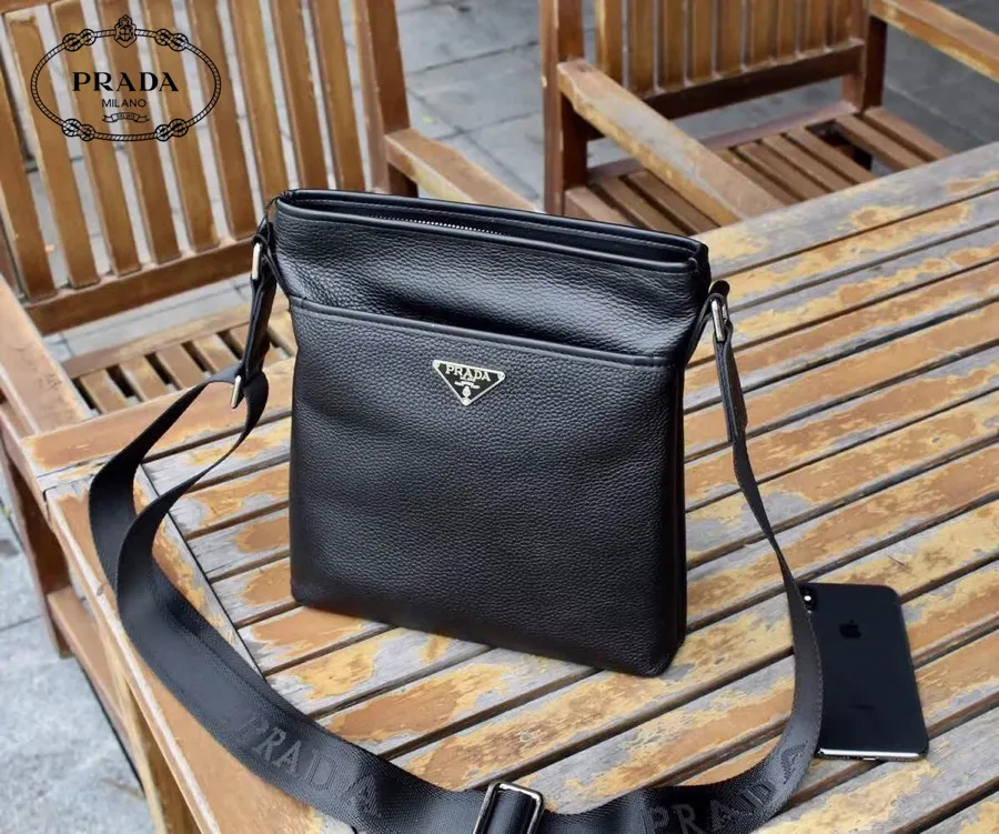 【2026】【PRADA  公式旗艦店】プラダ  ショルダーバッグ 当日出荷 好評に付き再入荷25*27*5CM