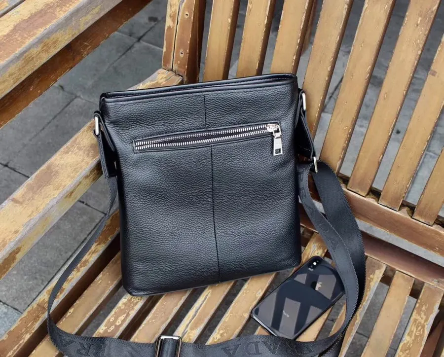 【2026】【PRADA  公式旗艦店】プラダ  ショルダーバッグ 当日出荷 好評に付き再入荷25*27*5CM