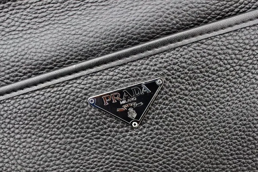 【2026】【PRADA  公式旗艦店】プラダ  ショルダーバッグ 当日出荷 好評に付き再入荷25*27*5CM