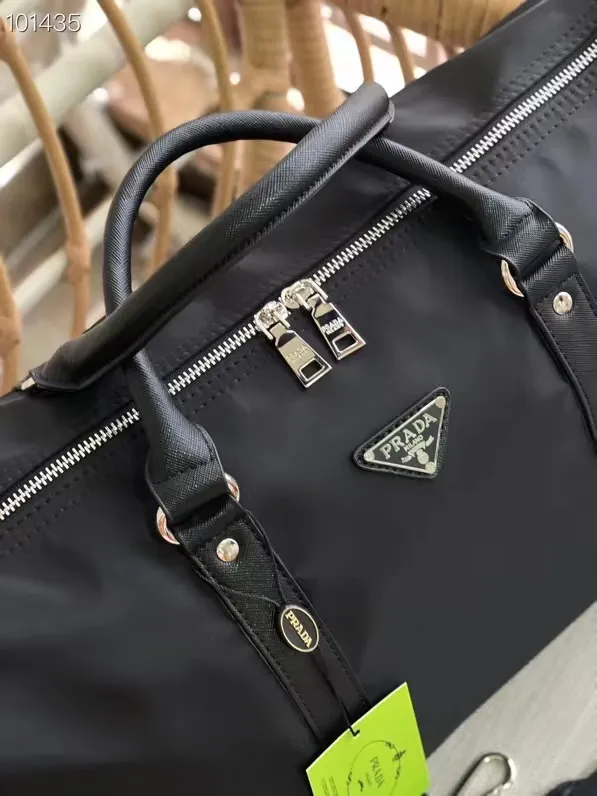 【2026】【PRADA  公式旗艦店】プラダ  旅行かばん 当日出荷 好評に付き再入荷！46*26CM
