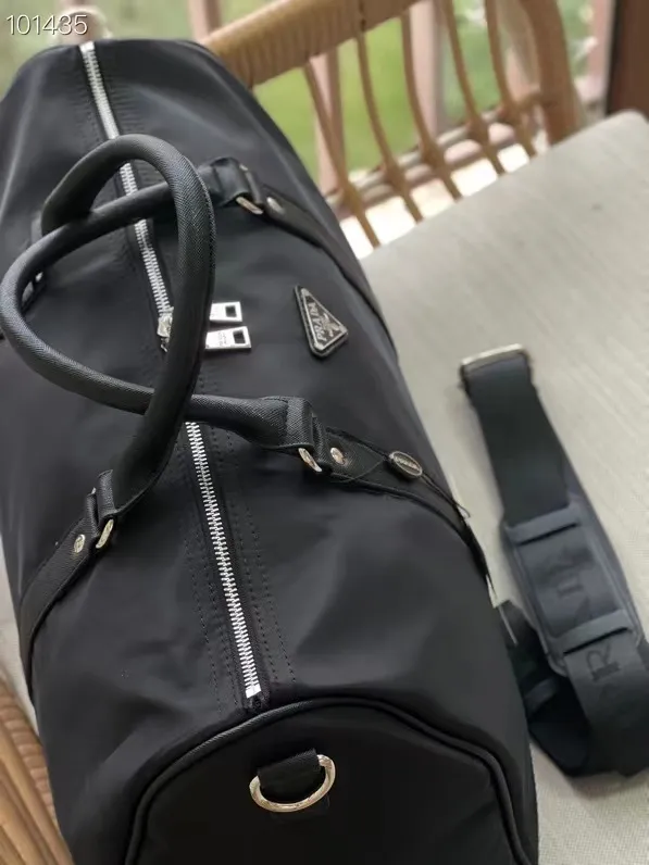 【2026】【PRADA  公式旗艦店】プラダ  旅行かばん 当日出荷 好評に付き再入荷！46*26CM