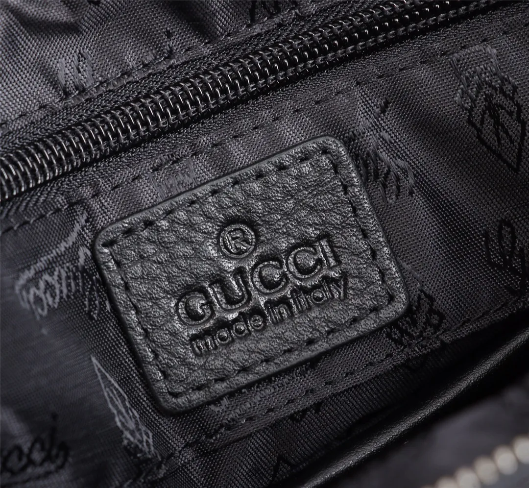 【2026】【GUCCI 公式 旗艦店】クッチ  ショルダーバッグ 当日出荷 好評に付き再入荷！25*27*6CM