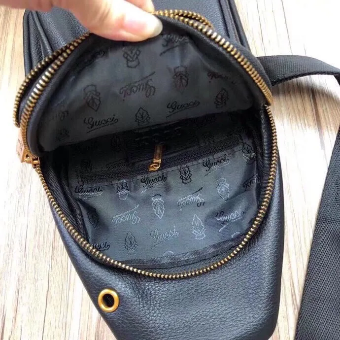 【2026】【GUCCI 公式 旗艦店】クッチ  胸ポケット 当日出荷 好評に付き再入荷！28*18*7CM