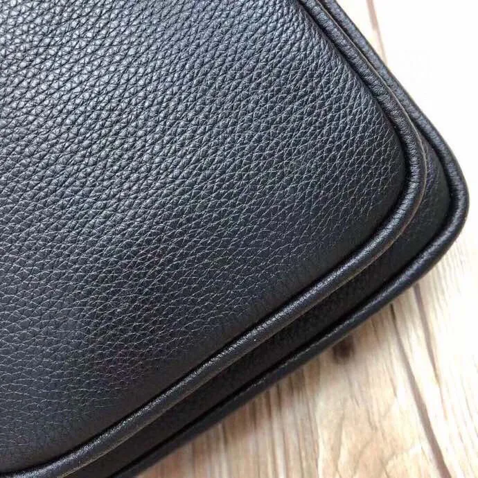 【2026】【GUCCI 公式 旗艦店】クッチ  胸ポケット 当日出荷 好評に付き再入荷！28*18*7CM