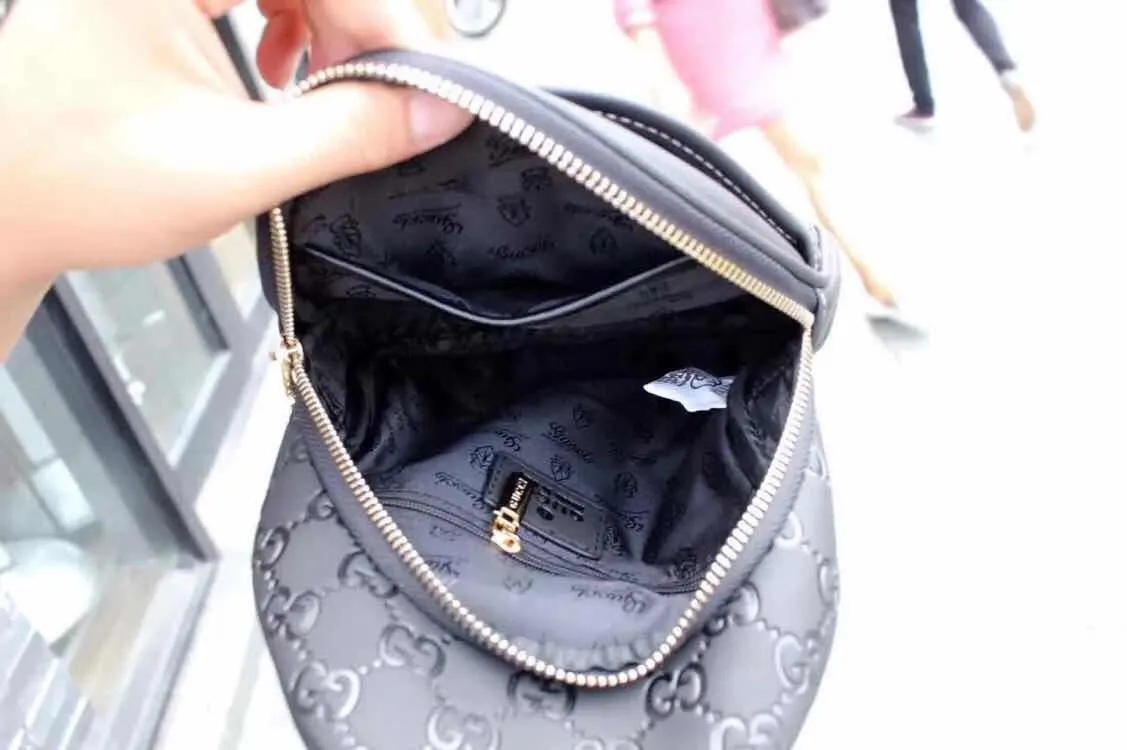 【2026】【GUCCI 公式 旗艦店】クッチ  胸ポケット 当日出荷 好評に付き再入荷！19*20*5CM