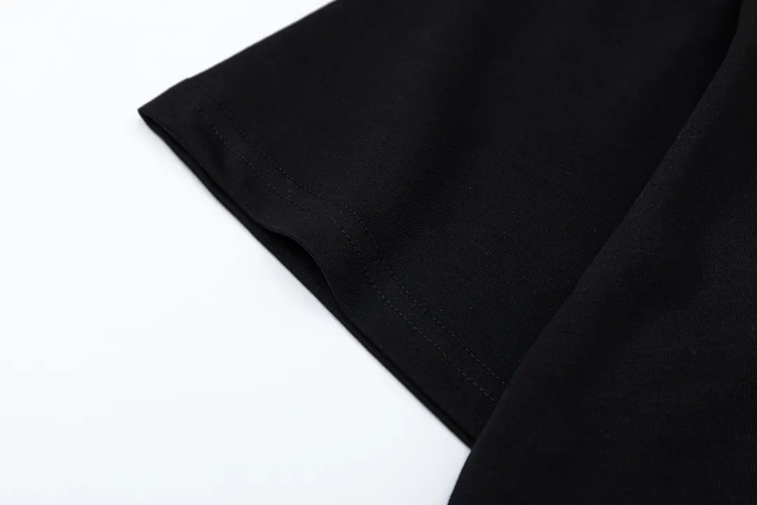 【2026】【LOUIS VUITTON  公式旗艦店】ルイヴィトン  Tシャツ  ご好評に付き再入荷！