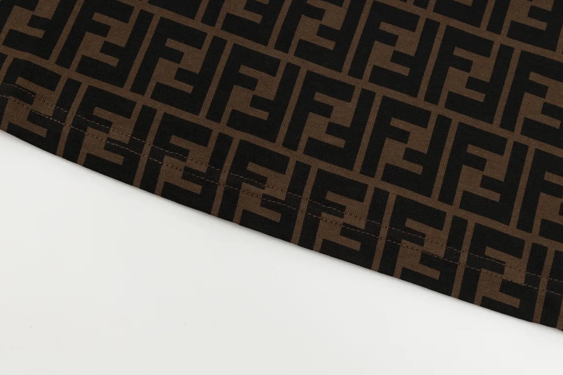 【2026】【FENDI  公式旗艦店】フェンディ   Tシャツ ご好評に付き再入荷！