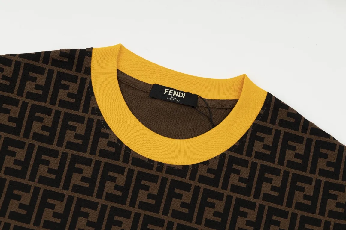 【2026】【FENDI  公式旗艦店】フェンディ   Tシャツ ご好評に付き再入荷！
