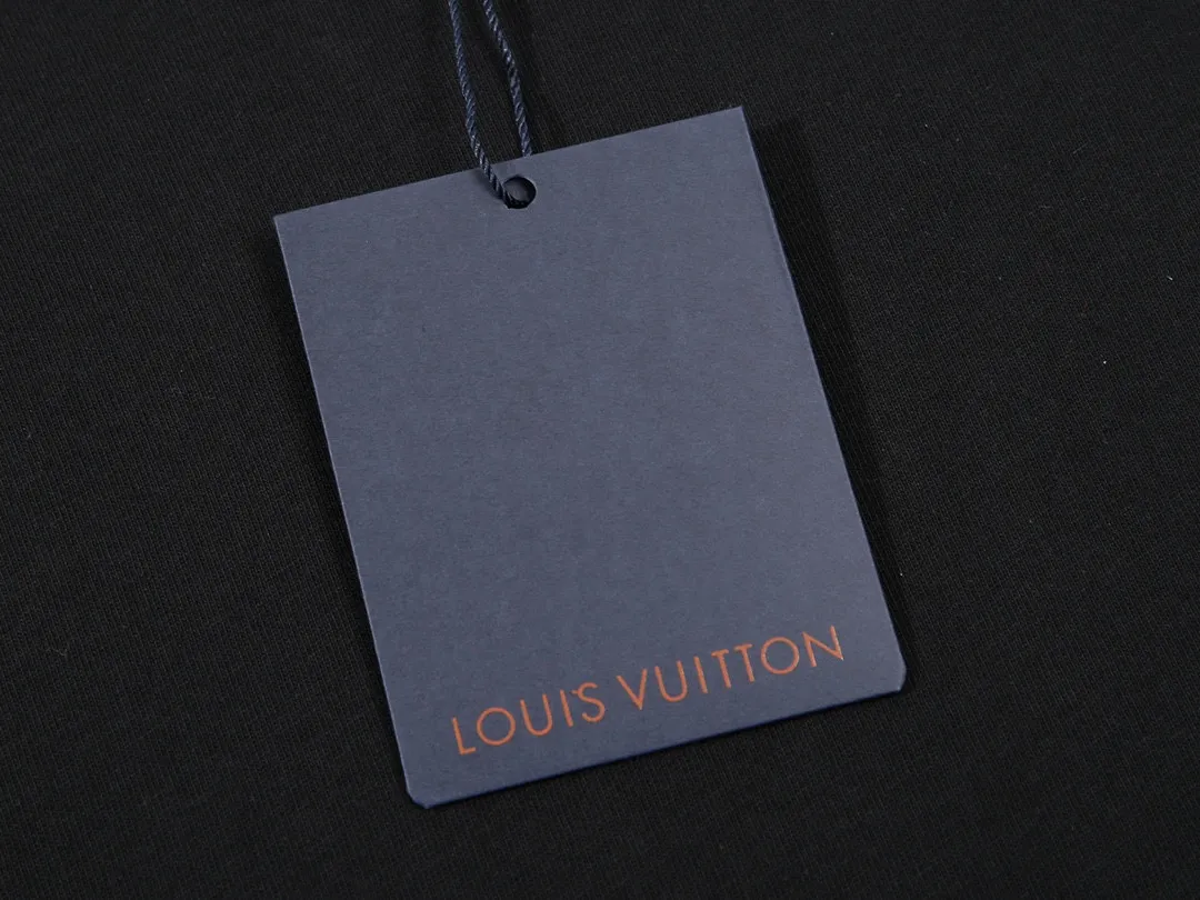 【2026】【LOUIS VUITTON  公式旗艦店】ルイヴィトン  Tシャツ  ご好評に付き再入荷！