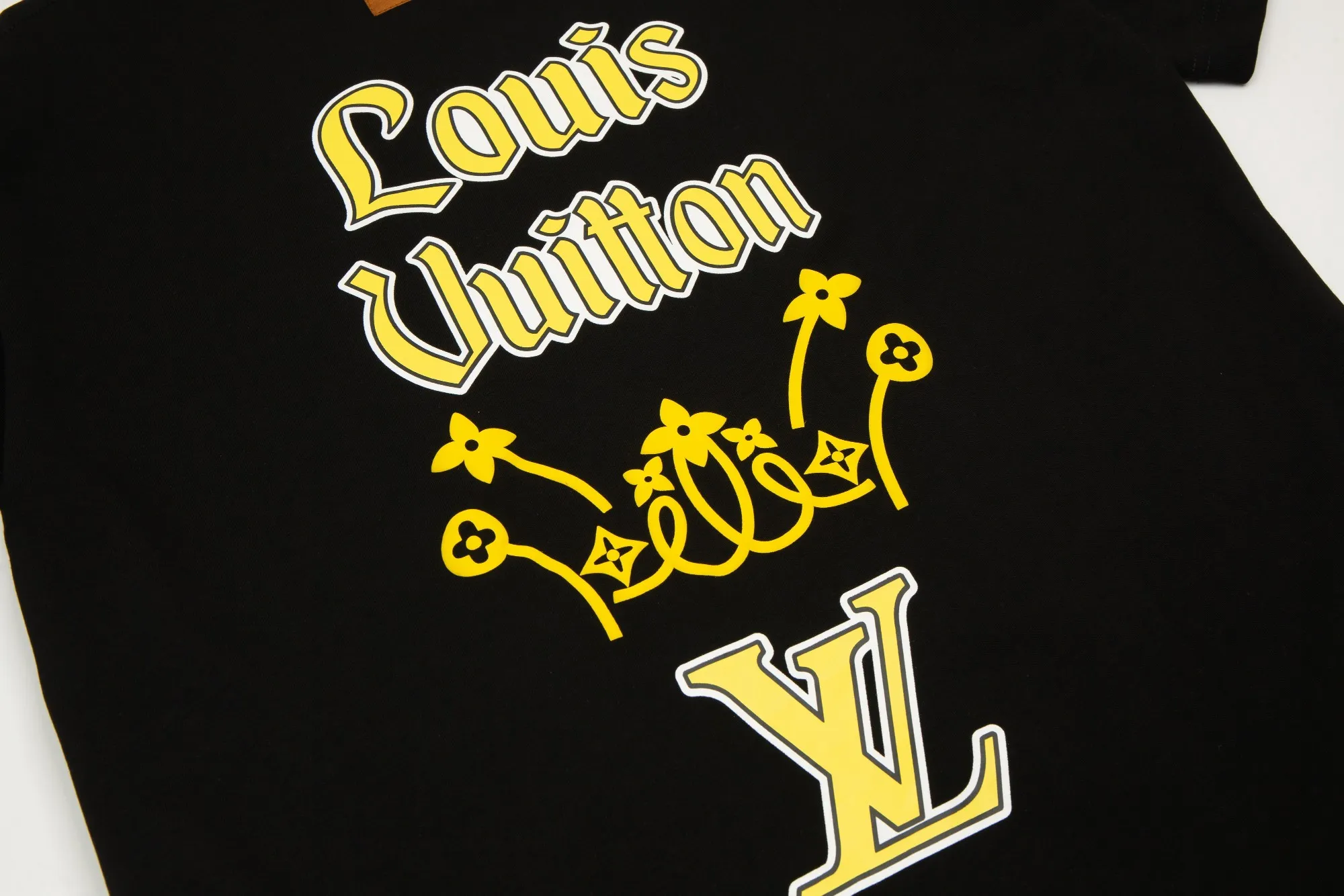 【2026】【LOUIS VUITTON  公式旗艦店】ルイヴィトン  Tシャツ  ご好評に付き再入荷！