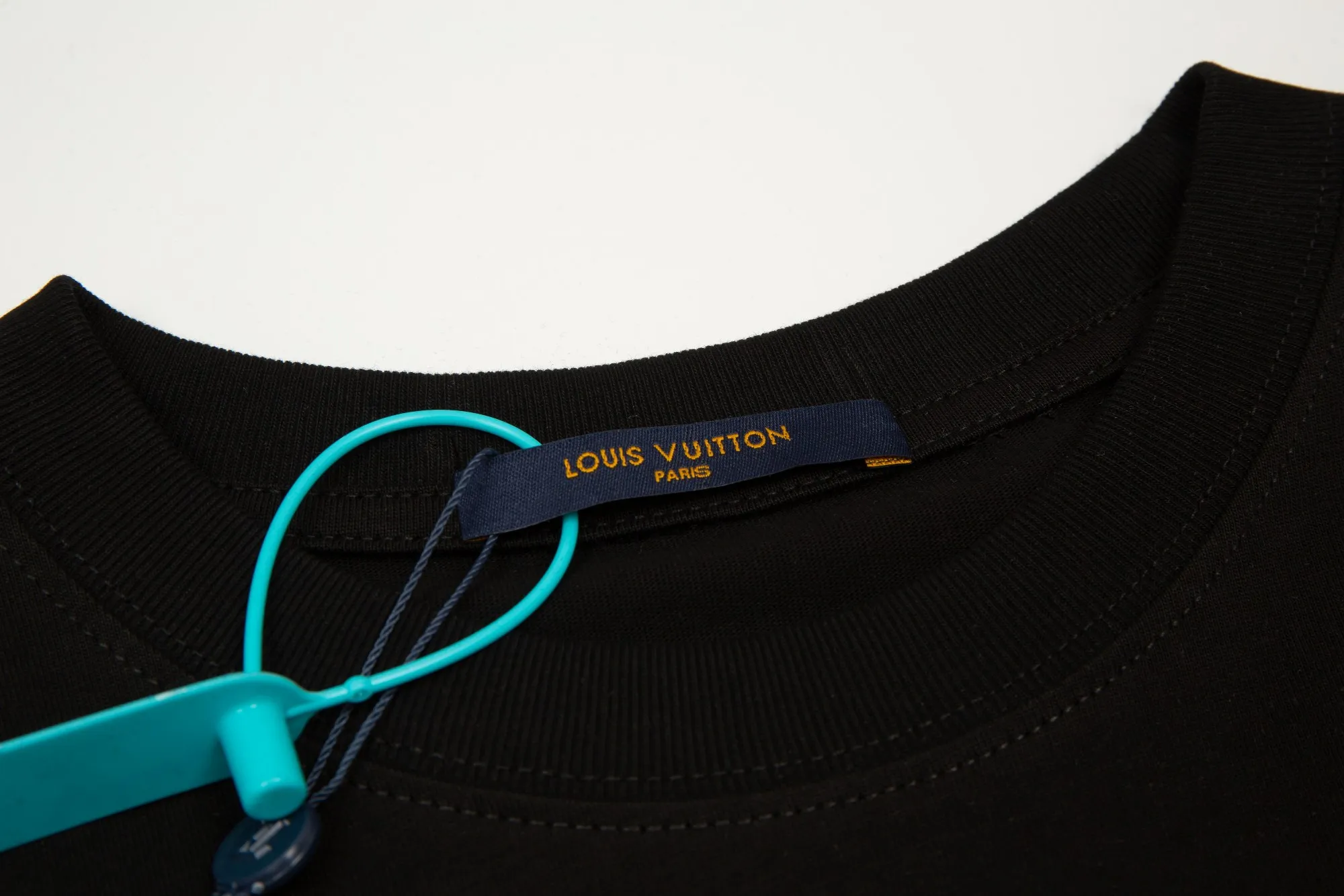 【2026】【LOUIS VUITTON  公式旗艦店】ルイヴィトン  Tシャツ  ご好評に付き再入荷！