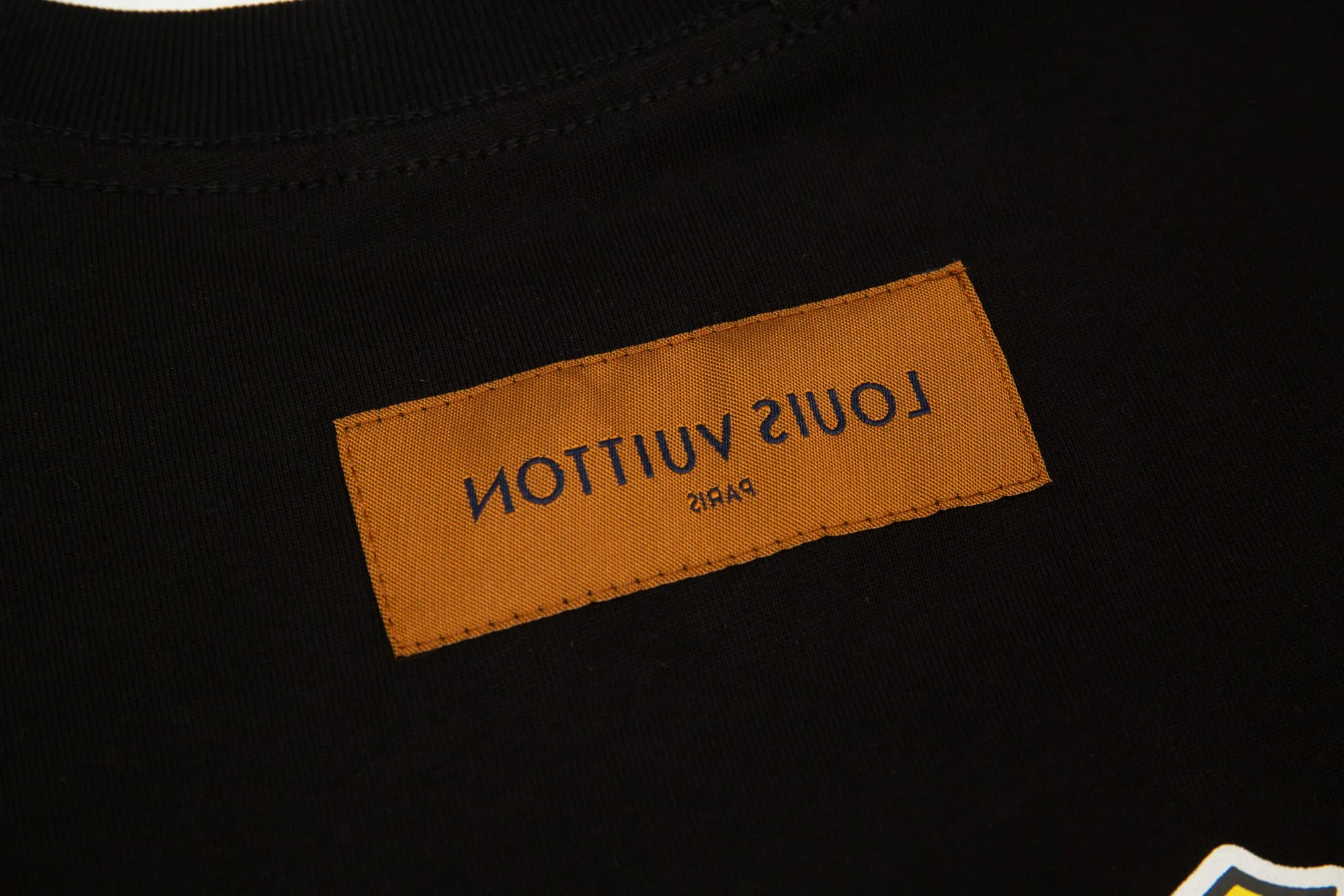 【2026】【LOUIS VUITTON  公式旗艦店】ルイヴィトン  Tシャツ  ご好評に付き再入荷！