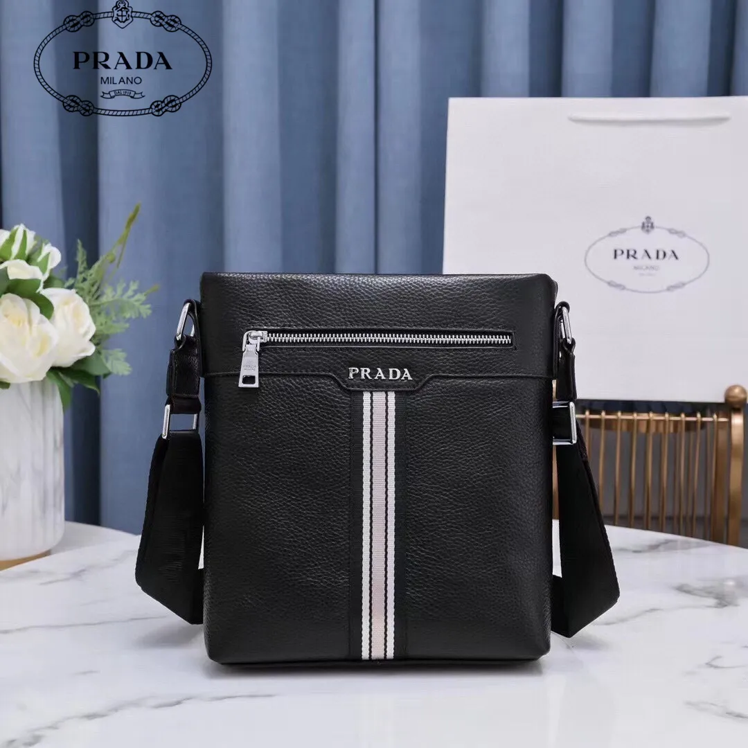 【2026】【 PRADA 公式旗艦店】プラダ  ショルダーバッグ 当日出荷 好評に付き再入荷！23*27*5CM