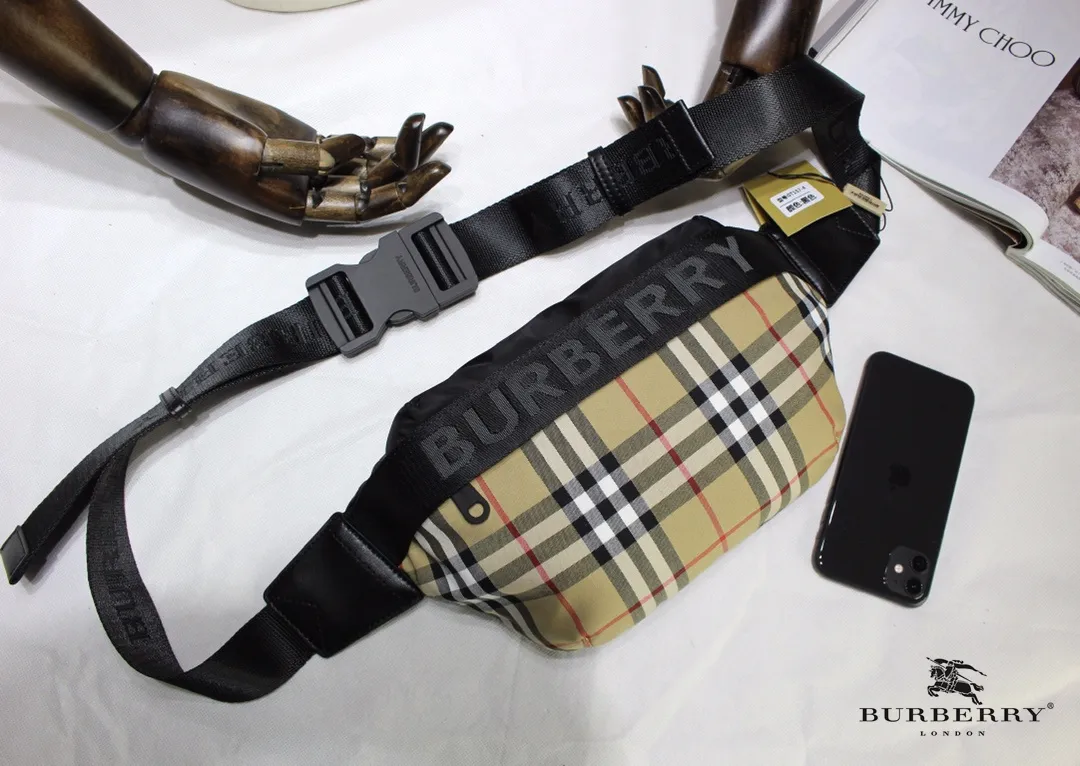 【2026】【BURBERRY  公式旗艦店】バーバリー  ウエストポーチ   当日出荷 好評に付き再入荷！31*7.5*16CM